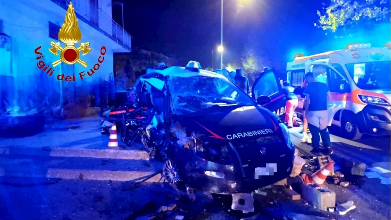 Terribile schianto fra tre auto: morti due carabinieri