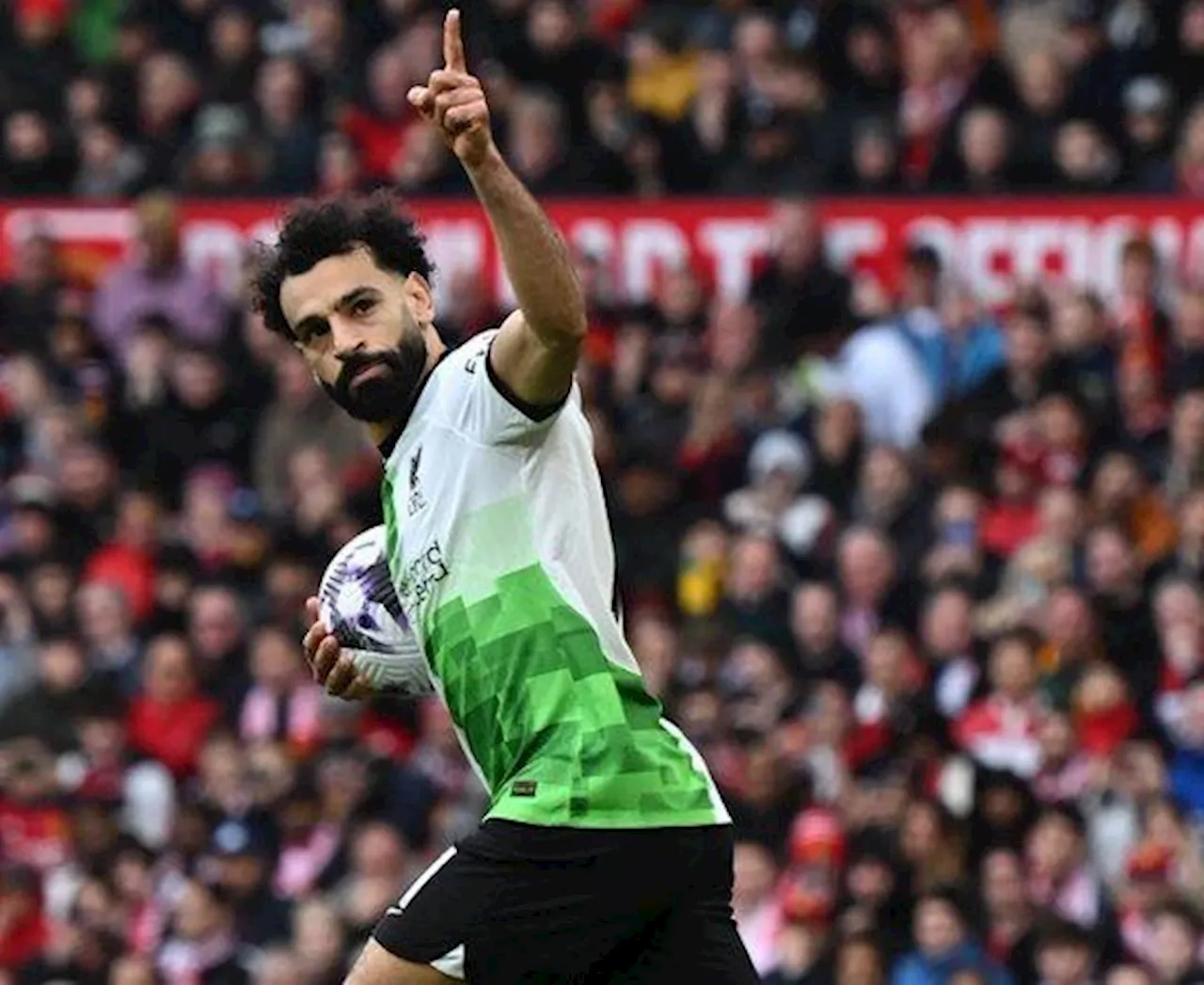 Liverpool's Title Challenge Dented by Spectacular Goals from Man United
