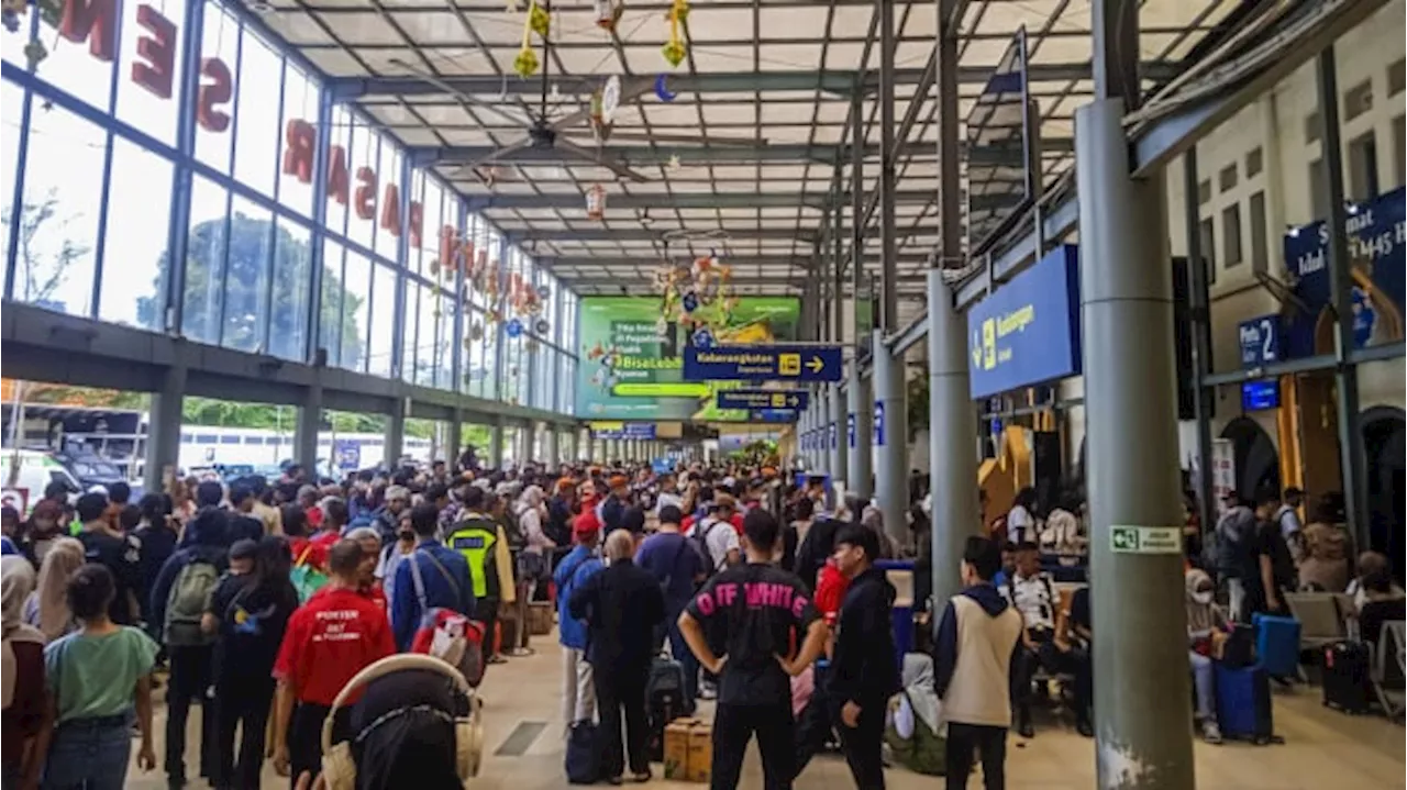 H-3 Lebaran, KAI Catat 46.920 Pemudik Berangkat dari Stasiun Gambir dan Pasar Senen