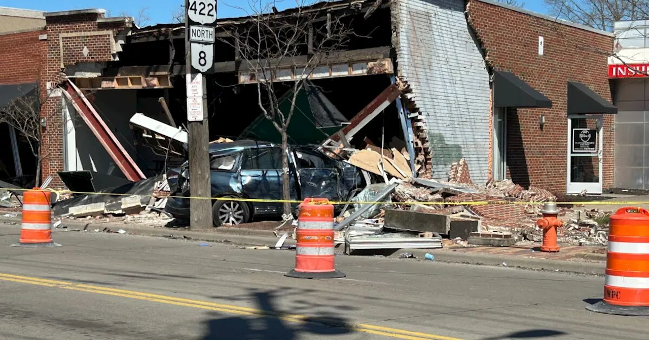 2 cars crash into building early Sunday morning on Cleveland's East Side