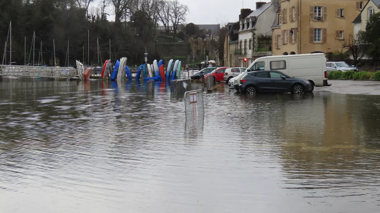 Tempête Pierrick : vents violents et fortes vagues attendus sur la côte ouest de la France