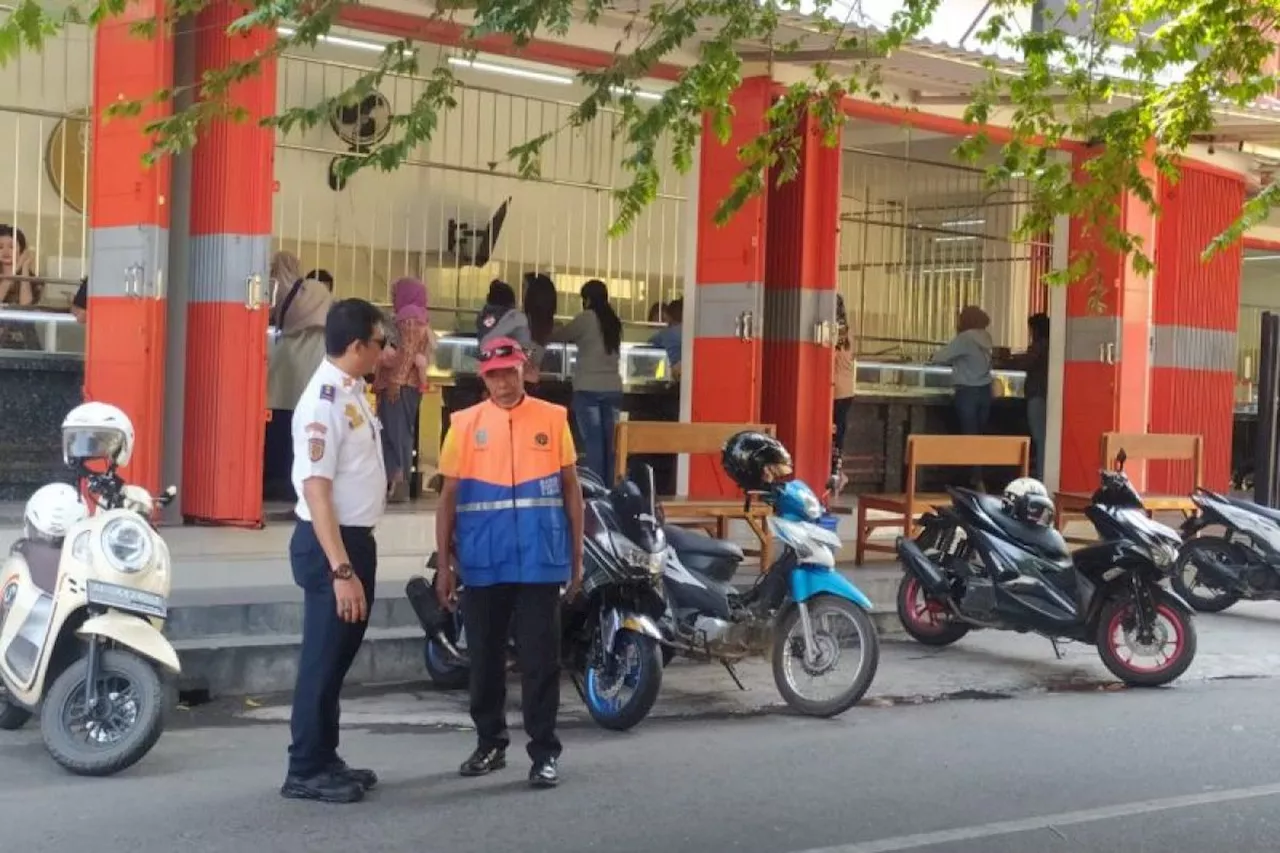 Dinas Perhubungan Ponorogo Menaikkan Tarif Parkir di Pasar Malam dan Telaga Ngebel