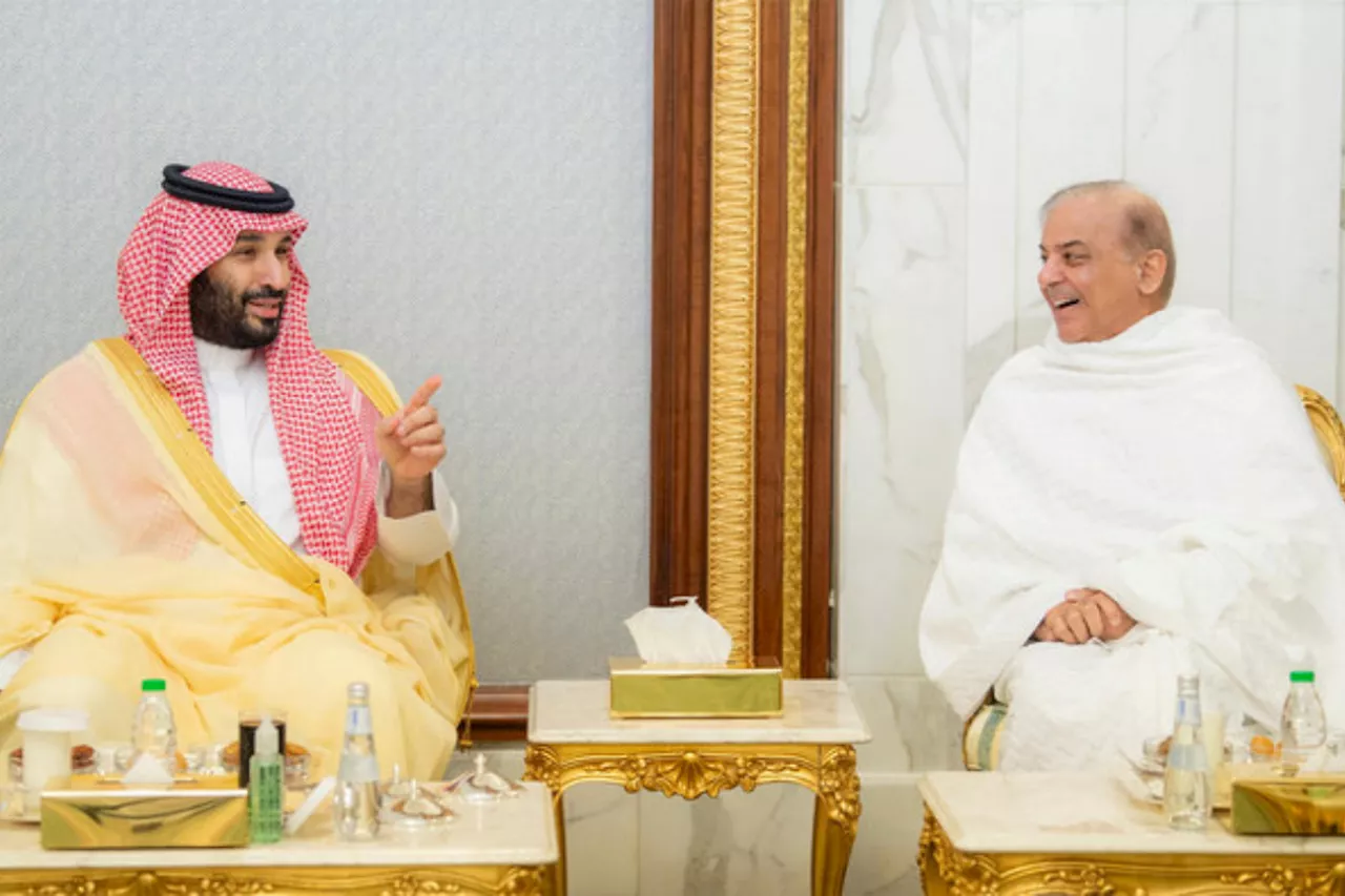 PM Shehbaz Sharif, Saudi Crown Prince discuss strengthening biletral relations