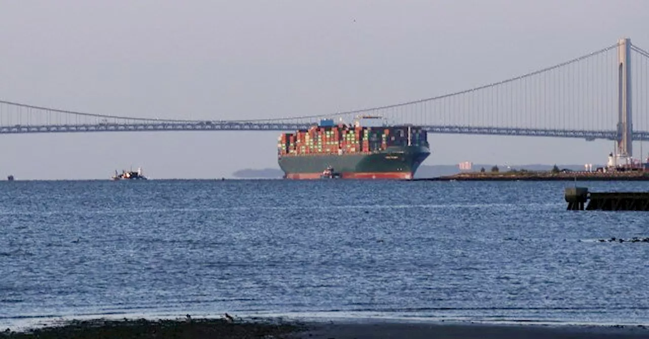 Container Ship Loses Propulsion near New York City