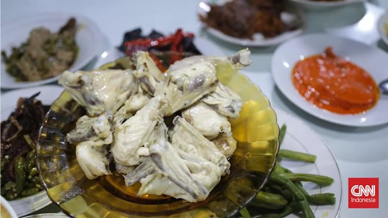 Sedapnya Menyantap Ayam Pop Langsung di Tempat Kelahirannya