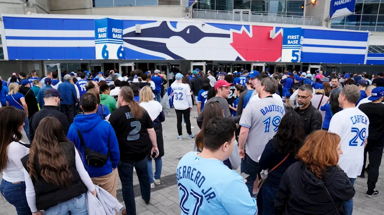 LIVE UPDATES: Blue Jays take on the Mariners in their home opener