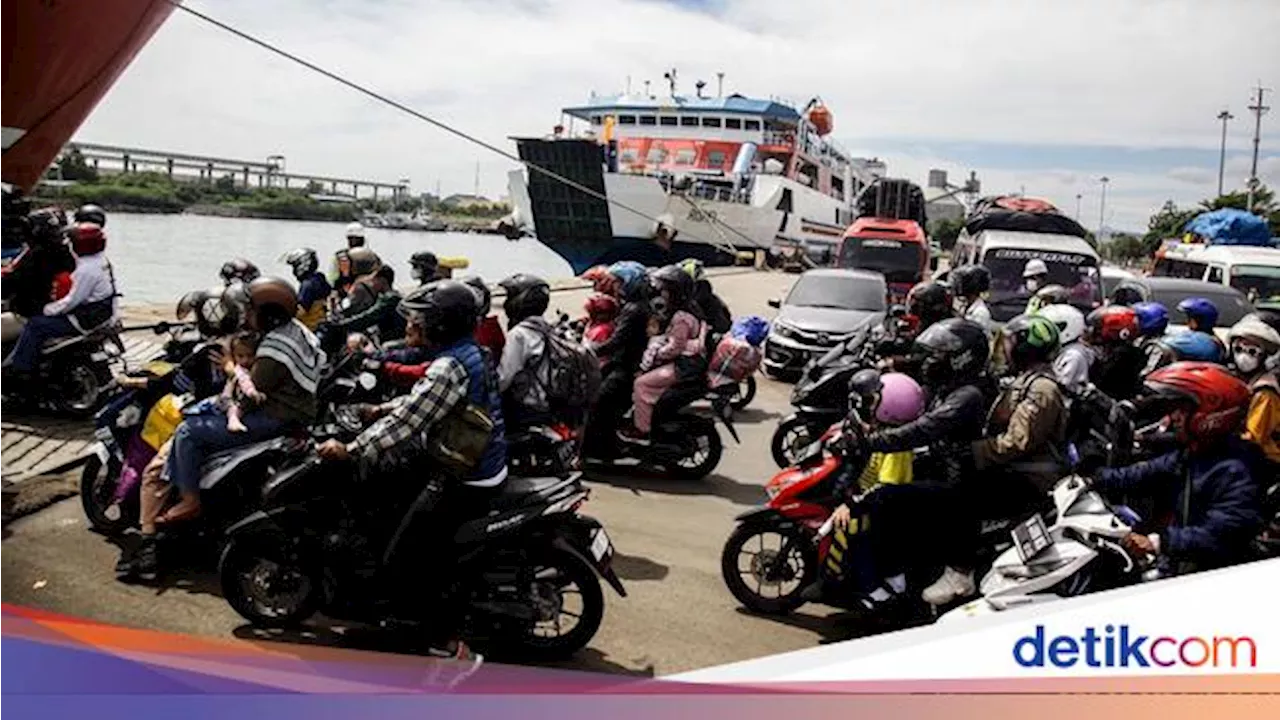 Antrean Pemudik Roda Dua di Pelabuhan Ciwandan Menurun