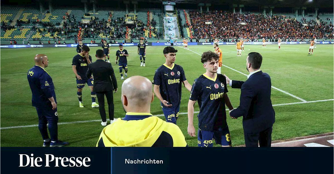 Abbruch des türkischen Supercup-Spiels zwischen Fenerbahçe und Galatasaray