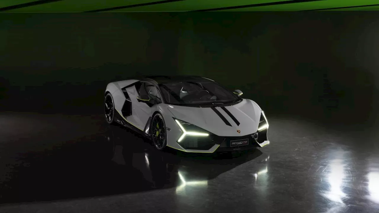 Lamborghini Revuelto: presentata la versione speciale all'Autodromo di Imola