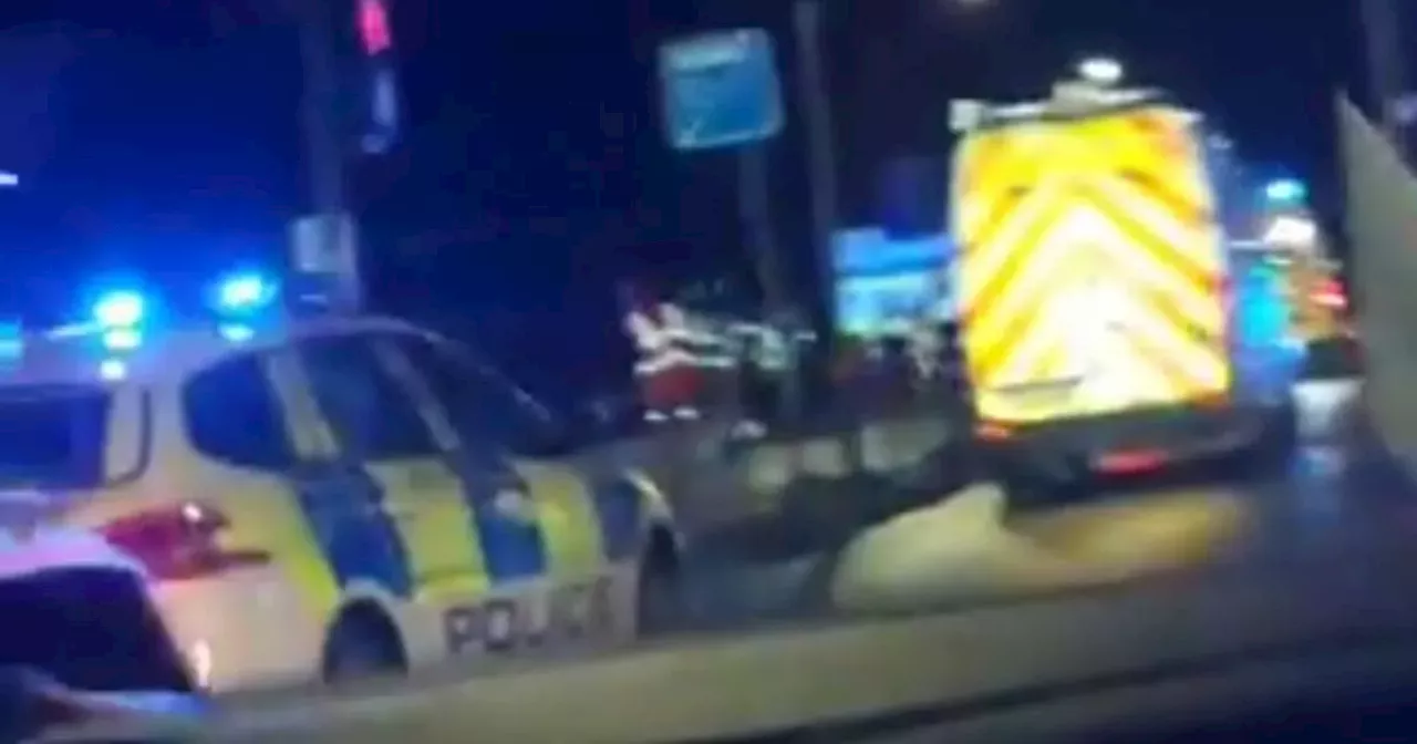 Police and paramedics rush to Glasgow south side as man taken to hospital