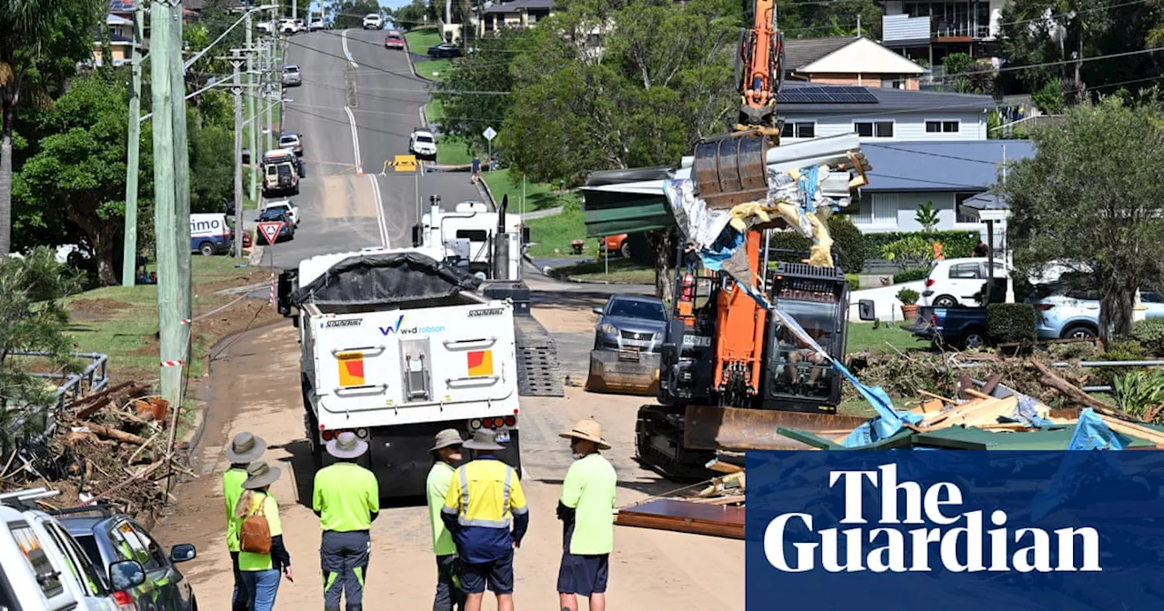 NSW weather: evacuated residents return to homes after weekend of heavy rain and floods