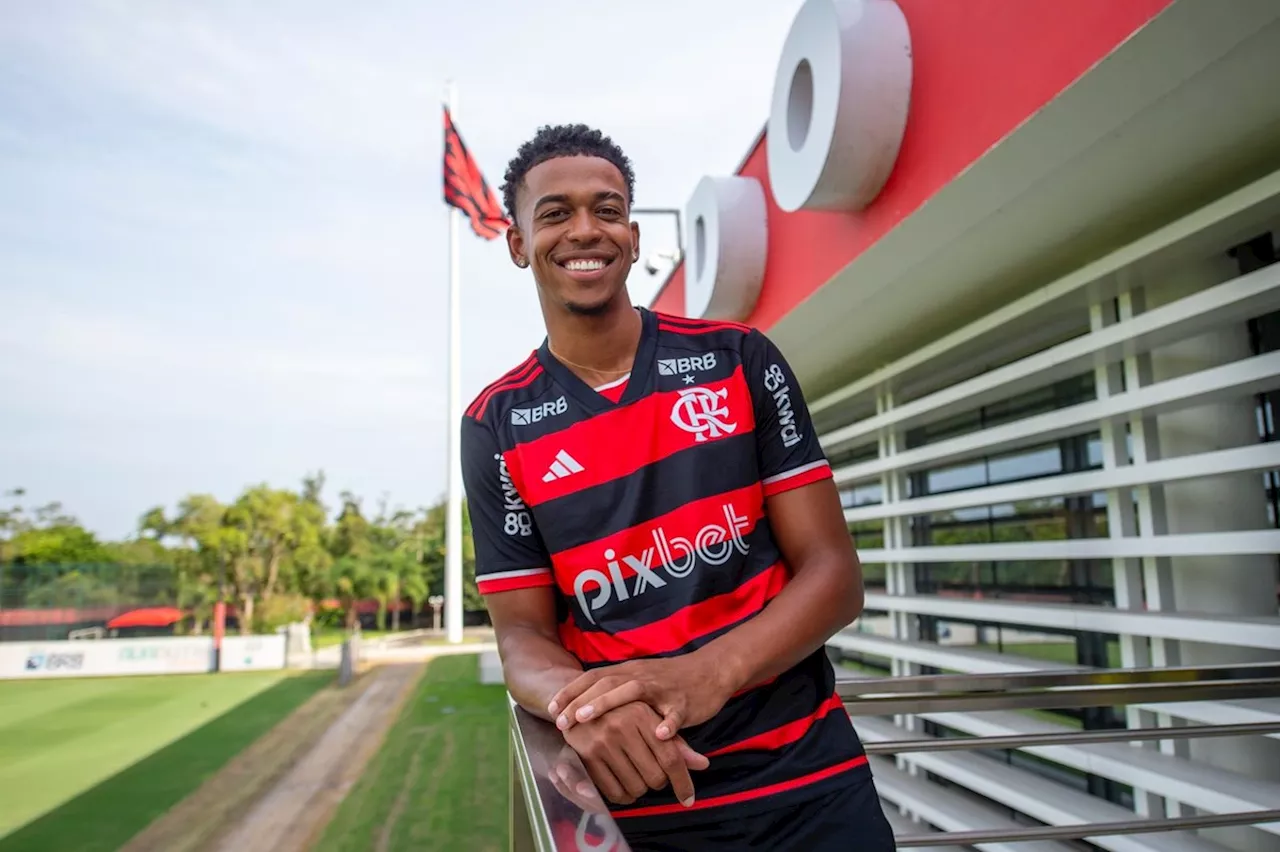 Flamengo anuncia a contratação do centroavante Carlinhos, ex-Nova Iguaçu, até 2026