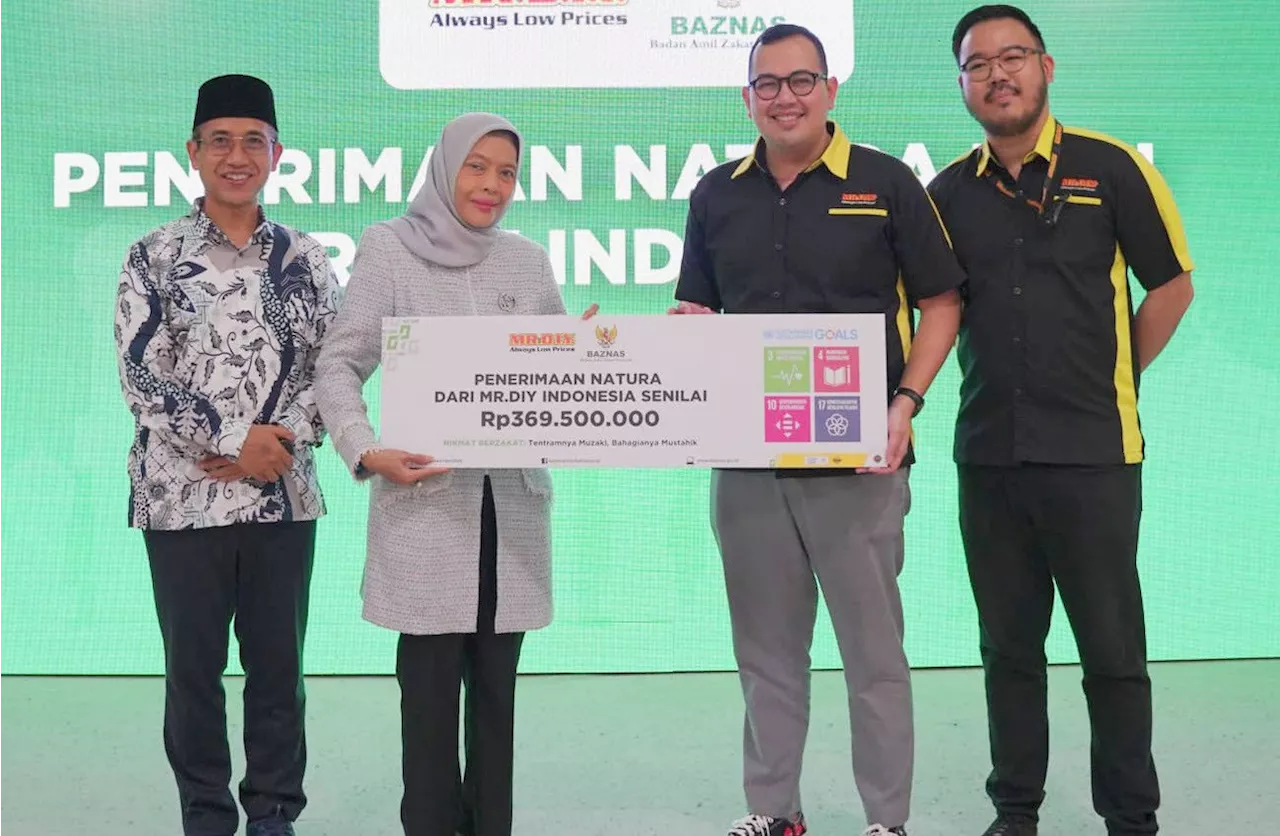 BAZNAS Receives Donation from MR.DIY Indonesia