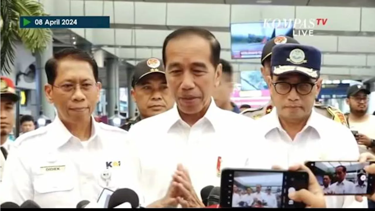 Jokowi Tinjau Arus Mudik di Stasiun Pasar Senen: Saya Lihat Semuanya Rapih, di Kereta Juga Baik