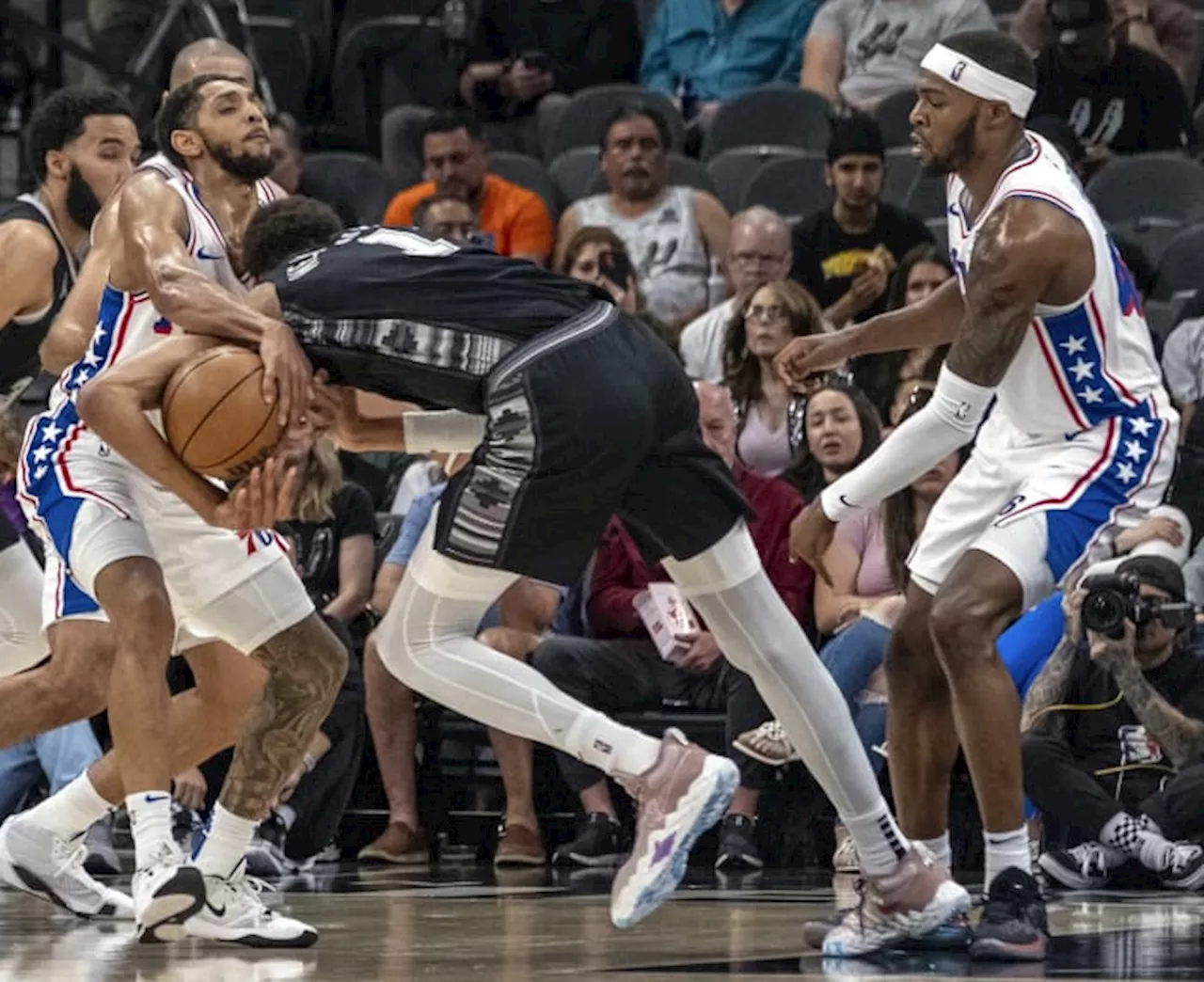 Maxey scores career-high 52 points, injury-depleted 76ers outlast Wembanyama, Spurs 133-126 in 2OT