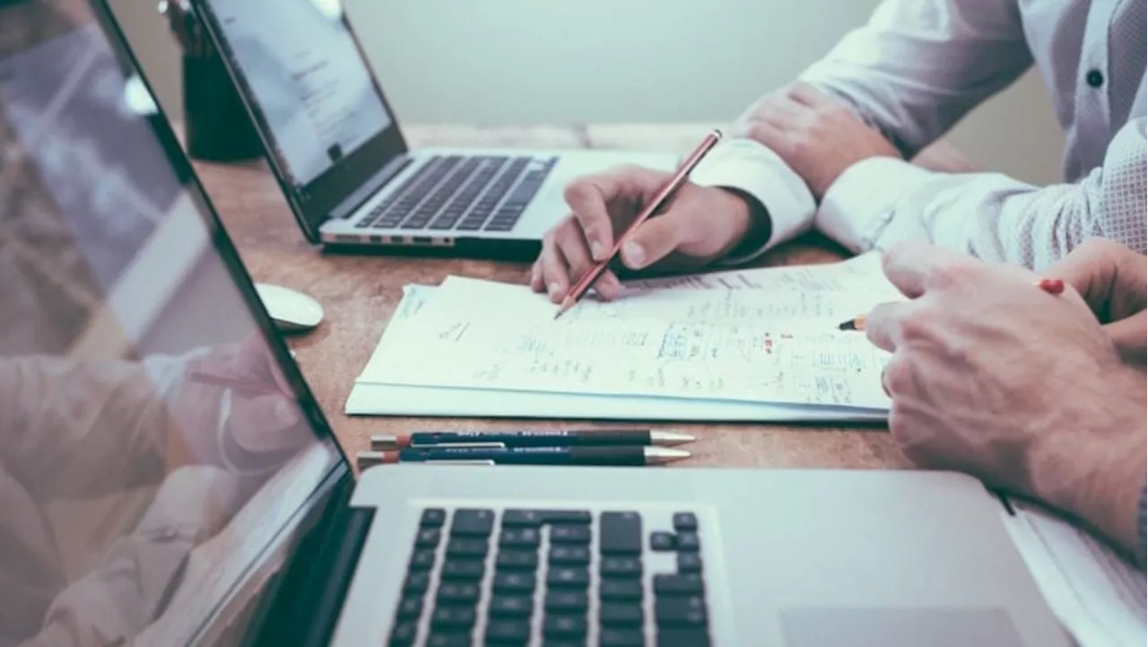 En 2023, l'absentéisme au sein des entreprises est en baisse selon deux études