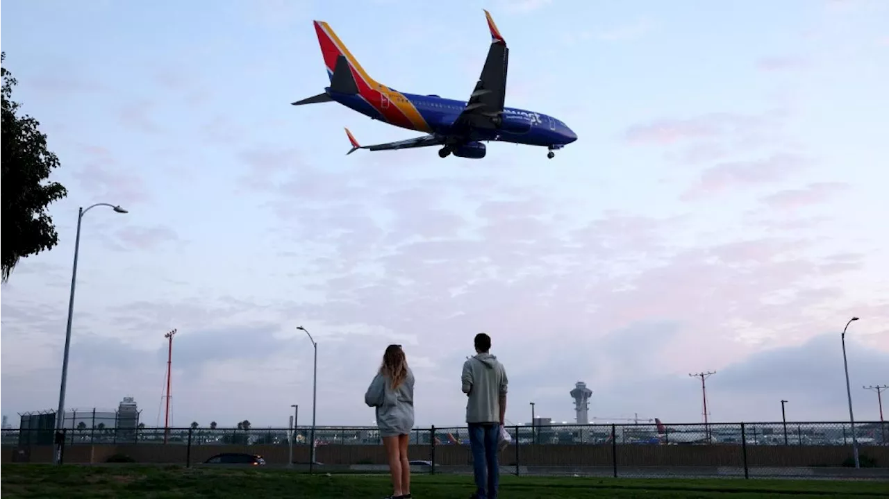 Un Boeing de la Southwest Airline perd son capot moteur en plein décollage