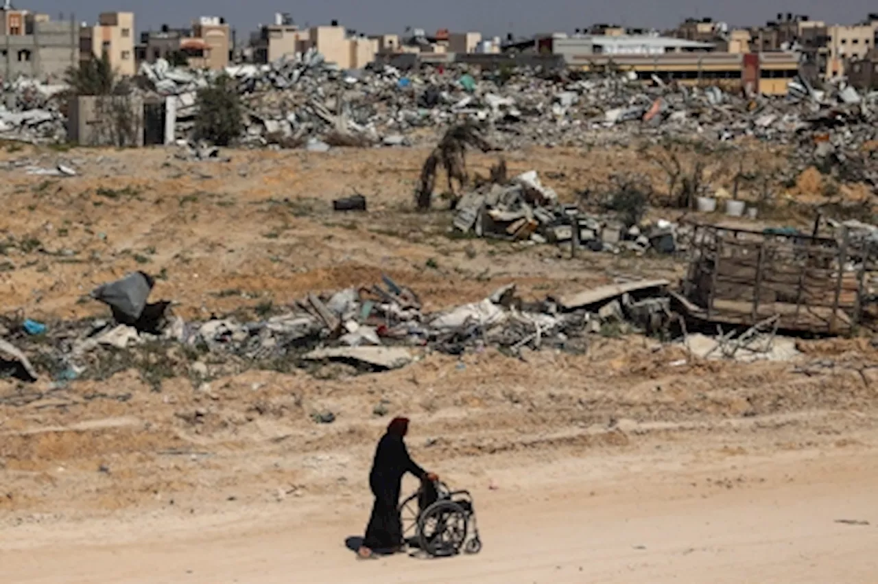 Devastation in Khan Yunis as Israeli Troops Withdraw