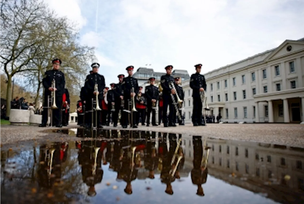 Swapping of the Guard: French, British troops mark Entente Cordiale