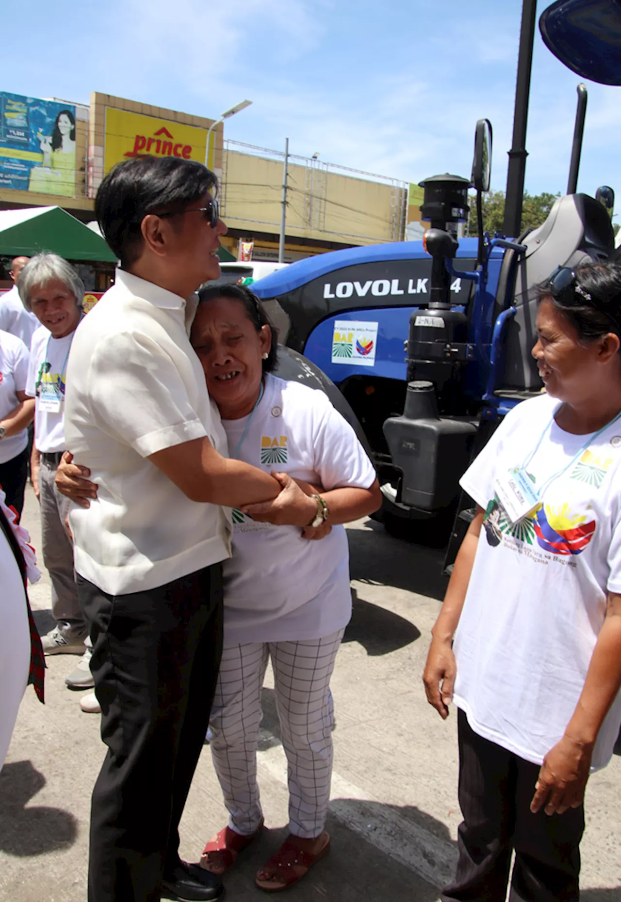 DAR says 2.5k hectares given to Negros farmers