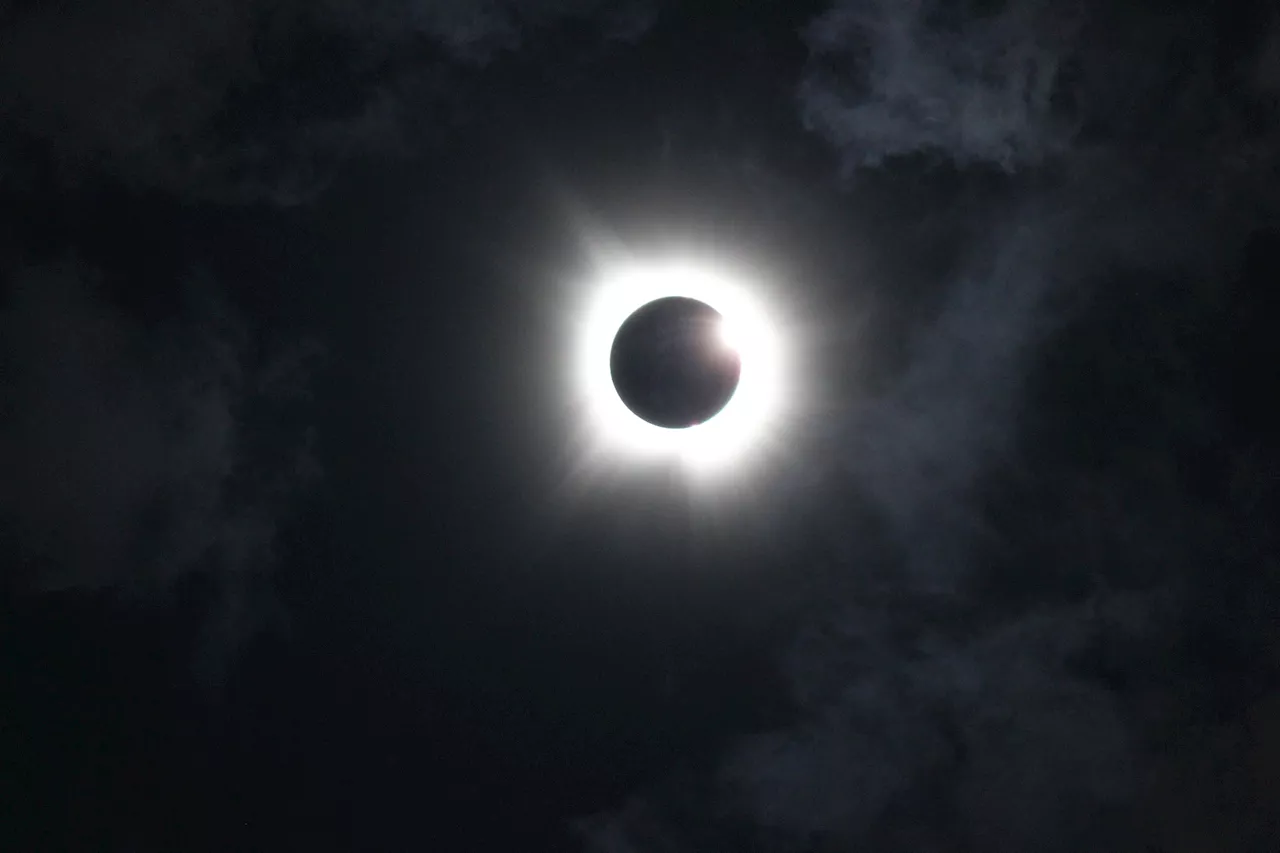 Here's how Monday's solar eclipse impacted Chicago's weather