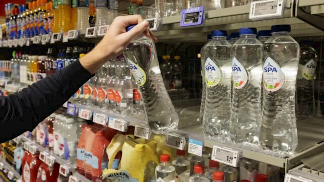 Hoeveel beter is kraanwater voor het milieu in vergelijking met een fles water?