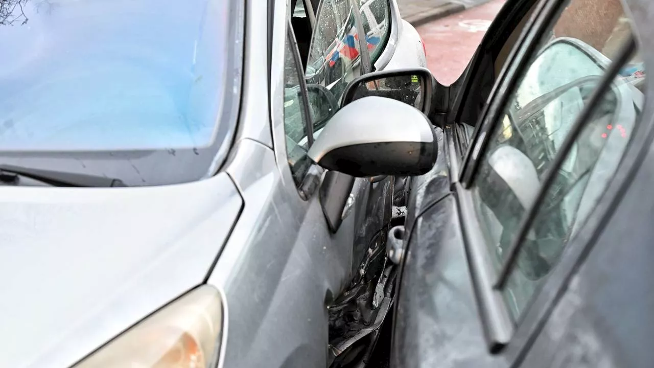 112-nieuws: botsing auto's in Tilburg • jongen valt van kademuur