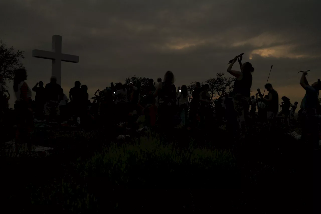 Visitors flock to Texas Hill Country for glimpse of solar eclipse