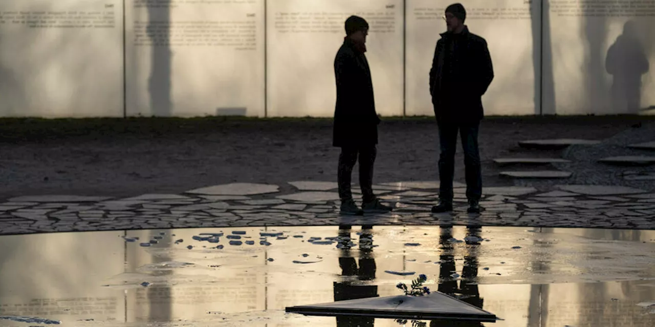 Sinti- und Roma-Mahnmal in Berlin: Baumgroße Erinnerungslücken