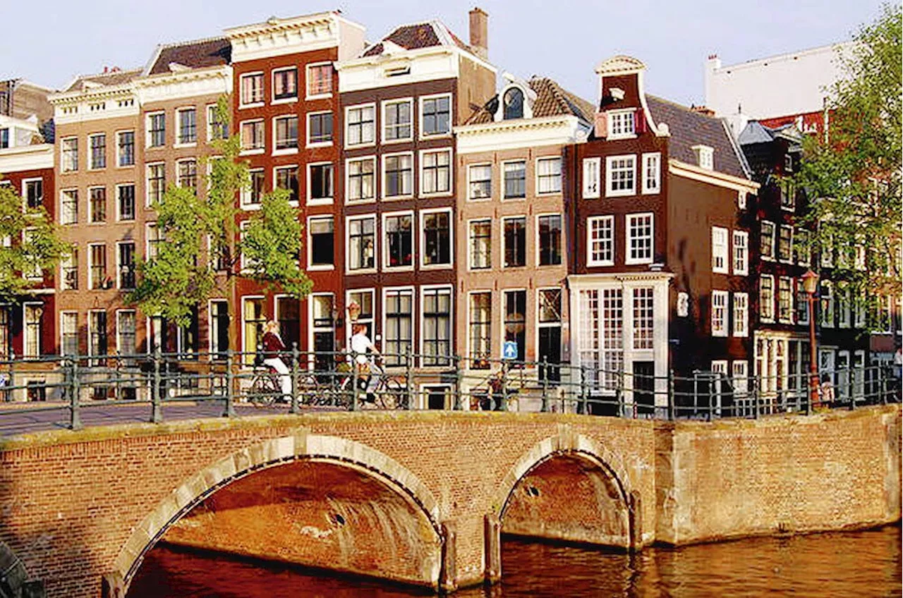 Amsterdam: A Fascinating Mix of Old and New