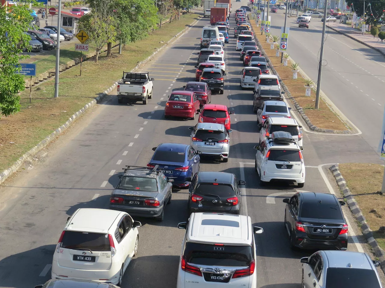 Hampir setuja kenderaan perantau masuk ke Kelantan sejak Jumaat lalu