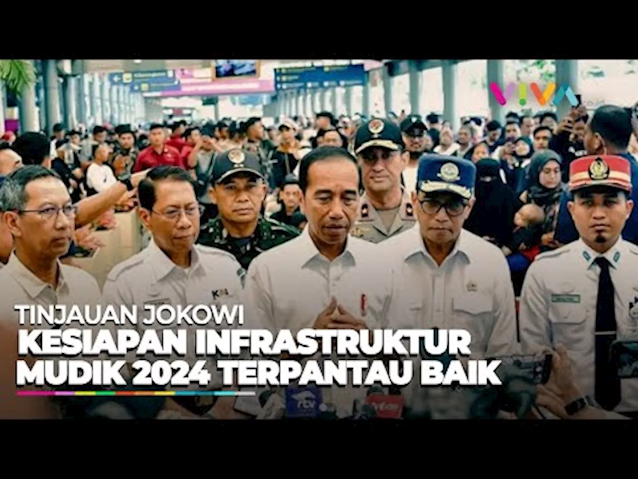 Jokowi Tinjau Arus Mudik di Stasiun Pasar Senen