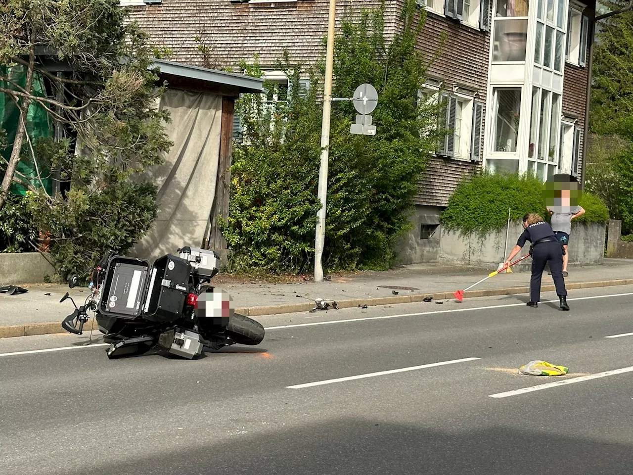 Motorradlenker in Dornbirn schwer gestürzt