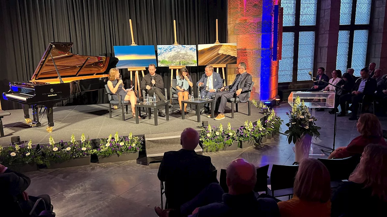 Start des Karlspreis-Programms in Aachen: Dialogrunde über Antisemitismus