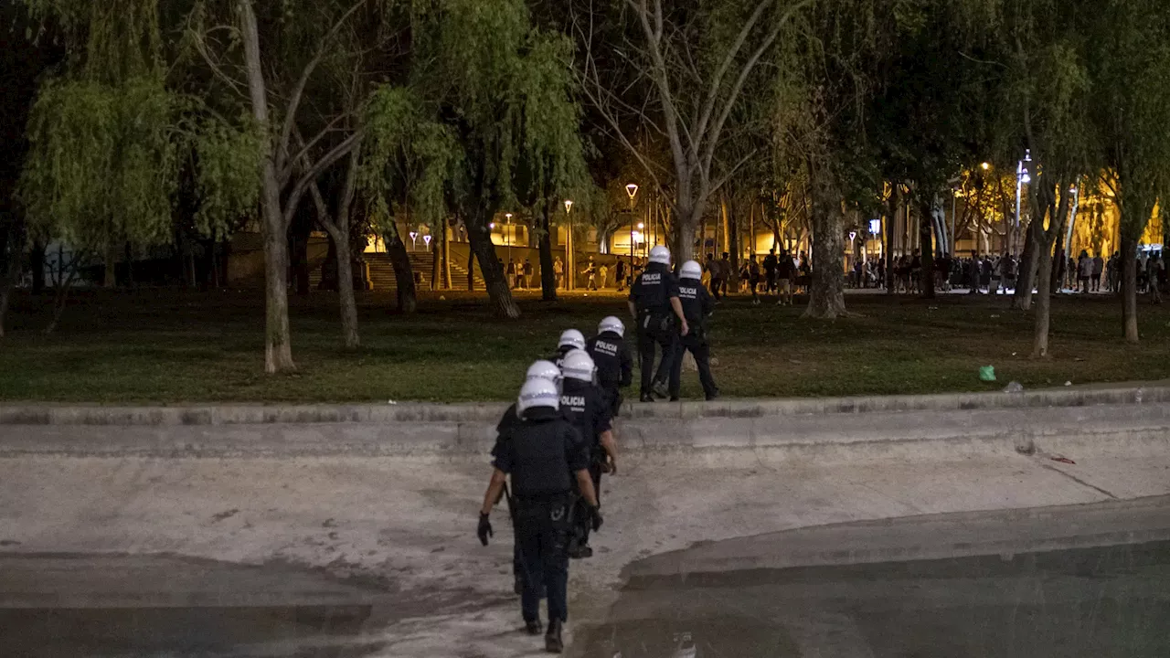 Denuncian una agresión multitudinaria a un chico trans en el barrio de Sants de Barcelona