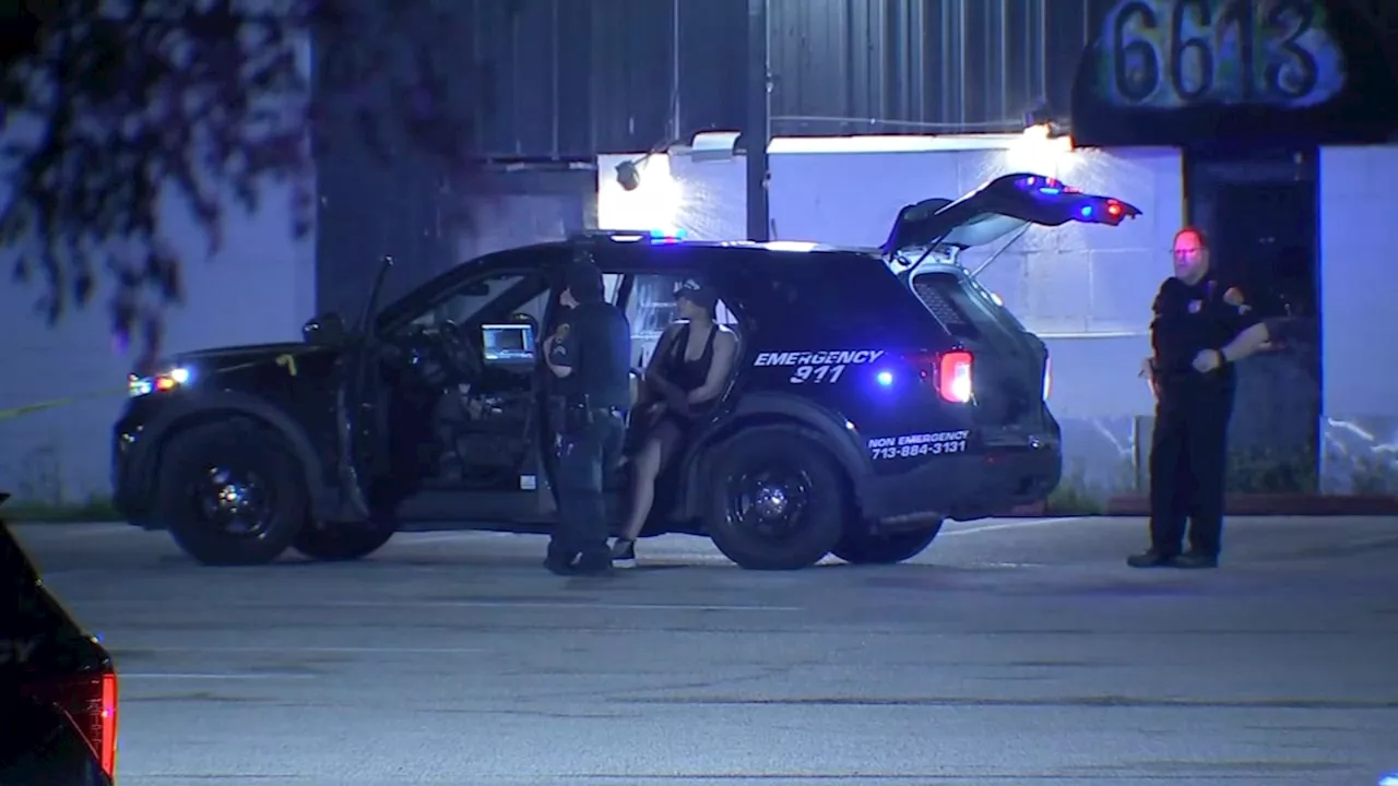 Man shot and killed during suspected robbery outside club on Houston's southside, HPD says