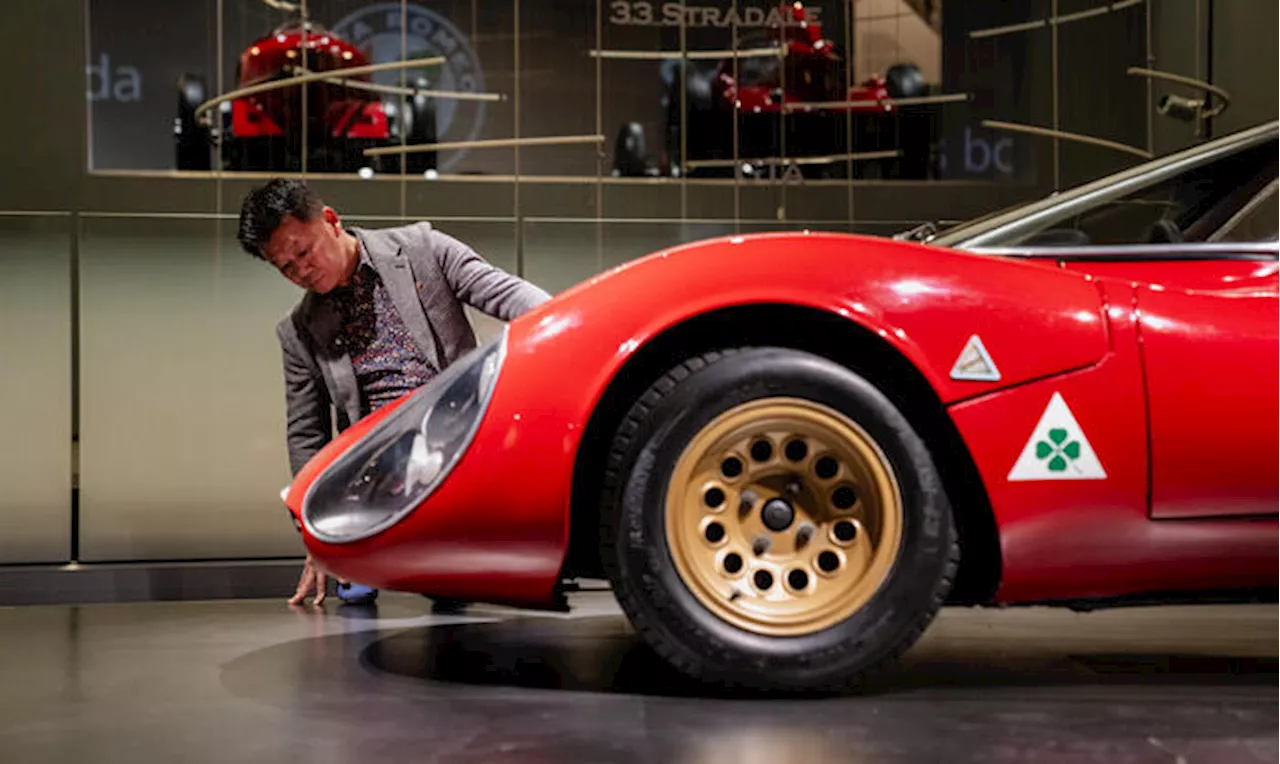 Alfa Romeo 33 Stradale su misura per un cliente giapponese