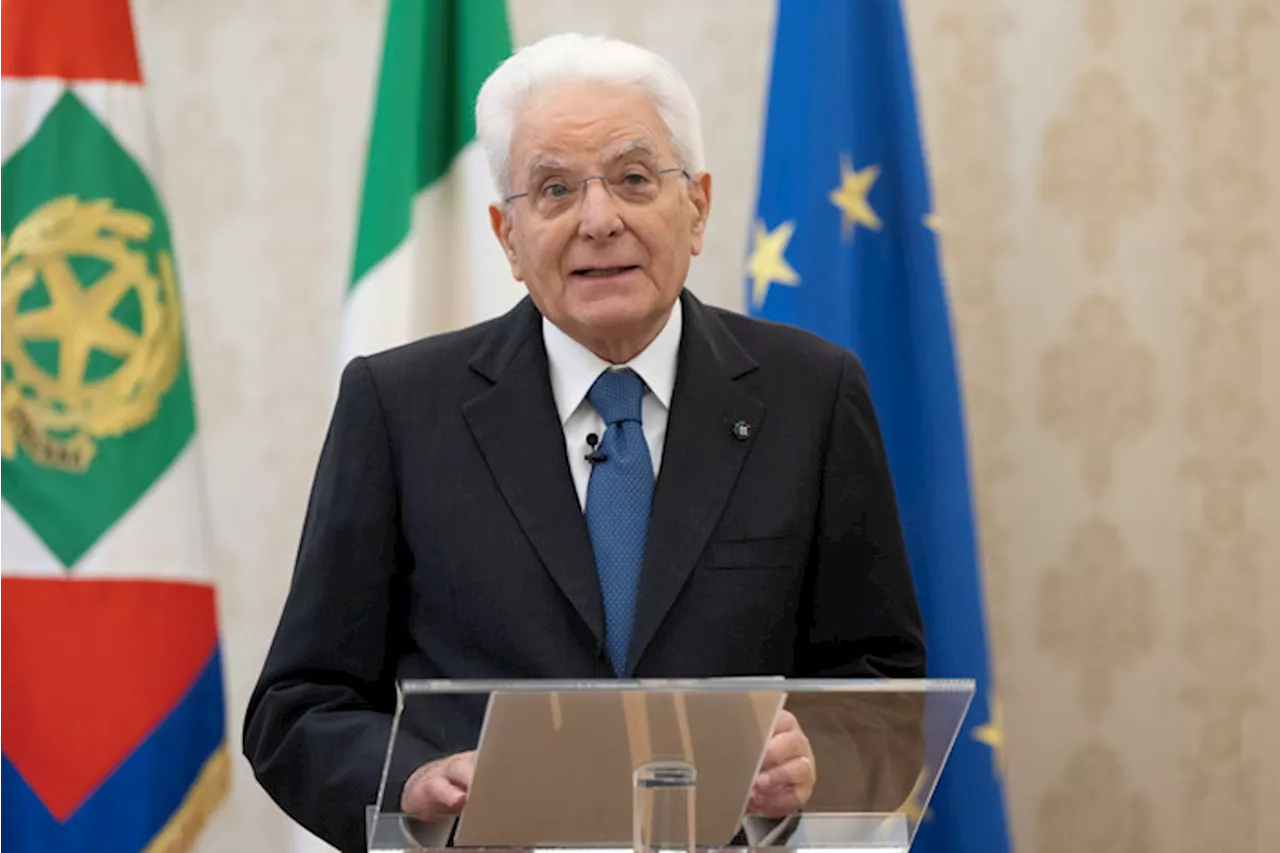 Mattarella alla polizia: 'Ferma condanna per l'aggressione agli agenti'