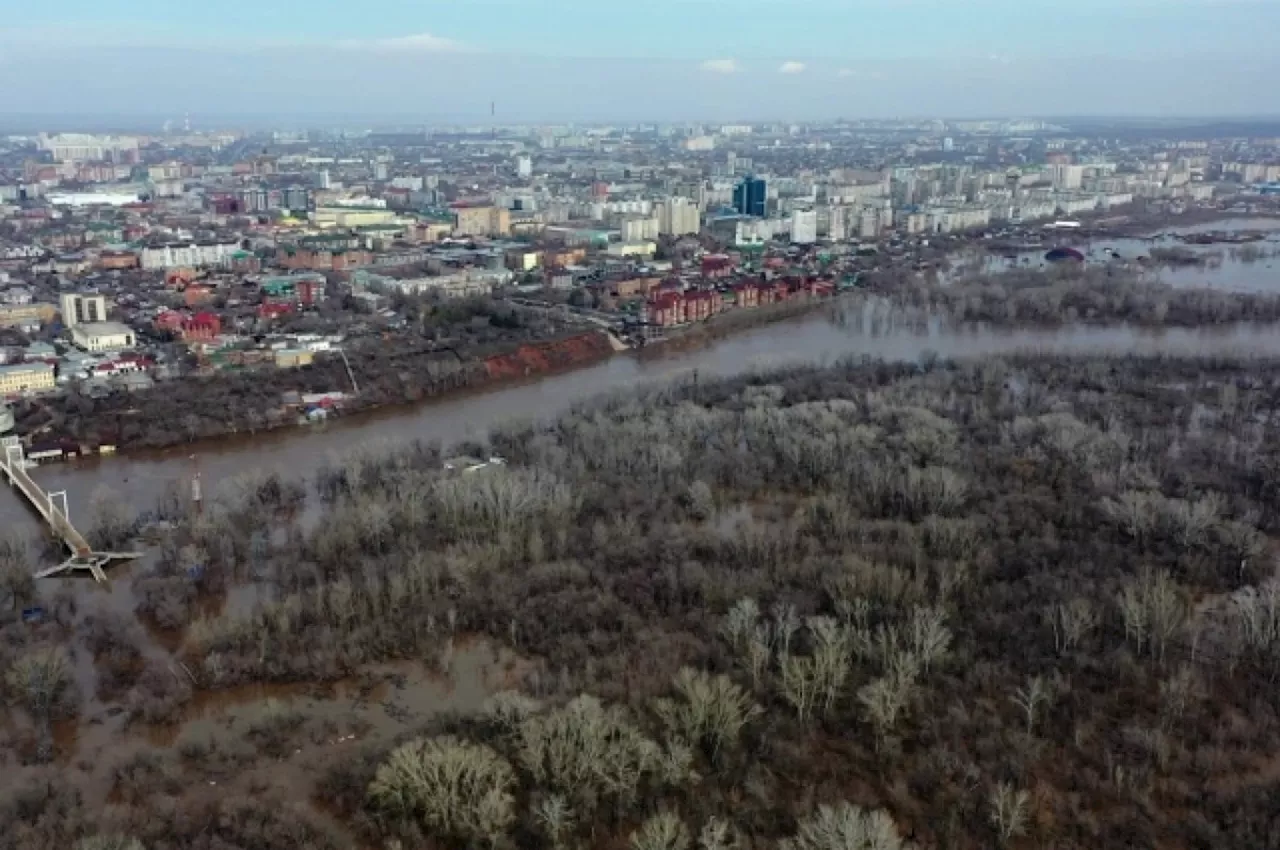 Уровень воды в реке Урал у Оренбурга превысил опасную отметку на сантиметр