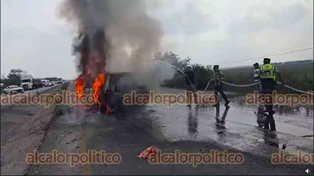 Se incendió patrulla de Trasporte del Estado, en Pánuco