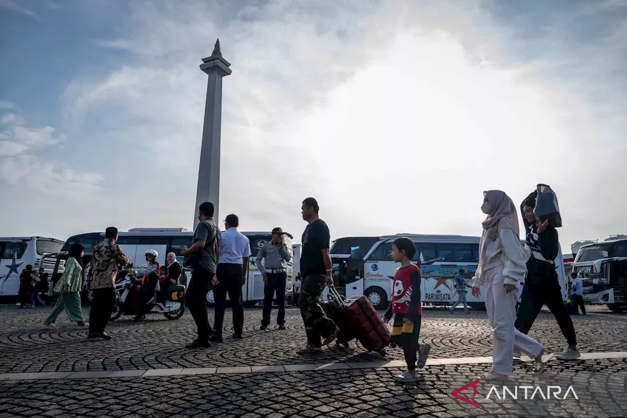 Pengelola tutup Monas pada Selasa sore