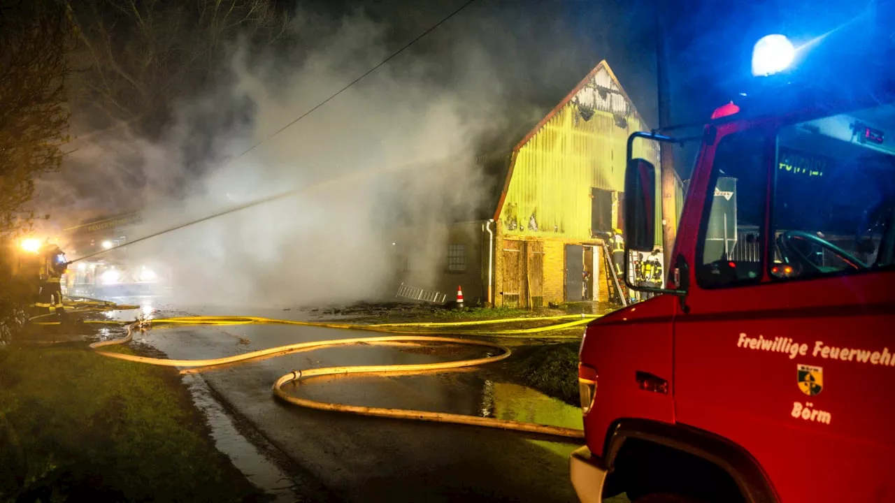 Feuer-Drama mit einem Toten, 3 Verletzten: Mann (27) zündete Elternhaus an