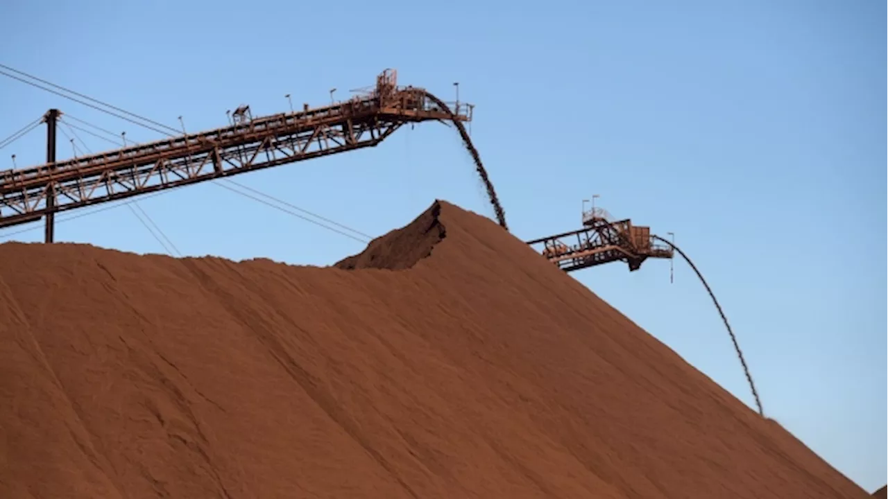 Guinea, Partners Get $15 Billion Funds for Top Iron-Ore Deposit