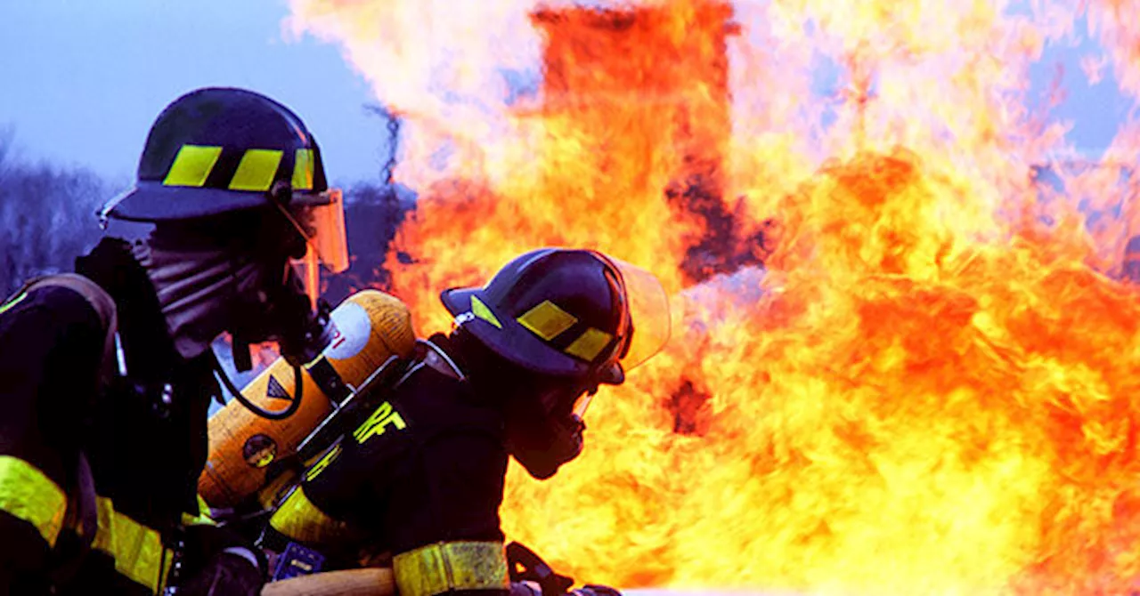 Hawaiian Man Saves Lives by Rushing into Burning Building