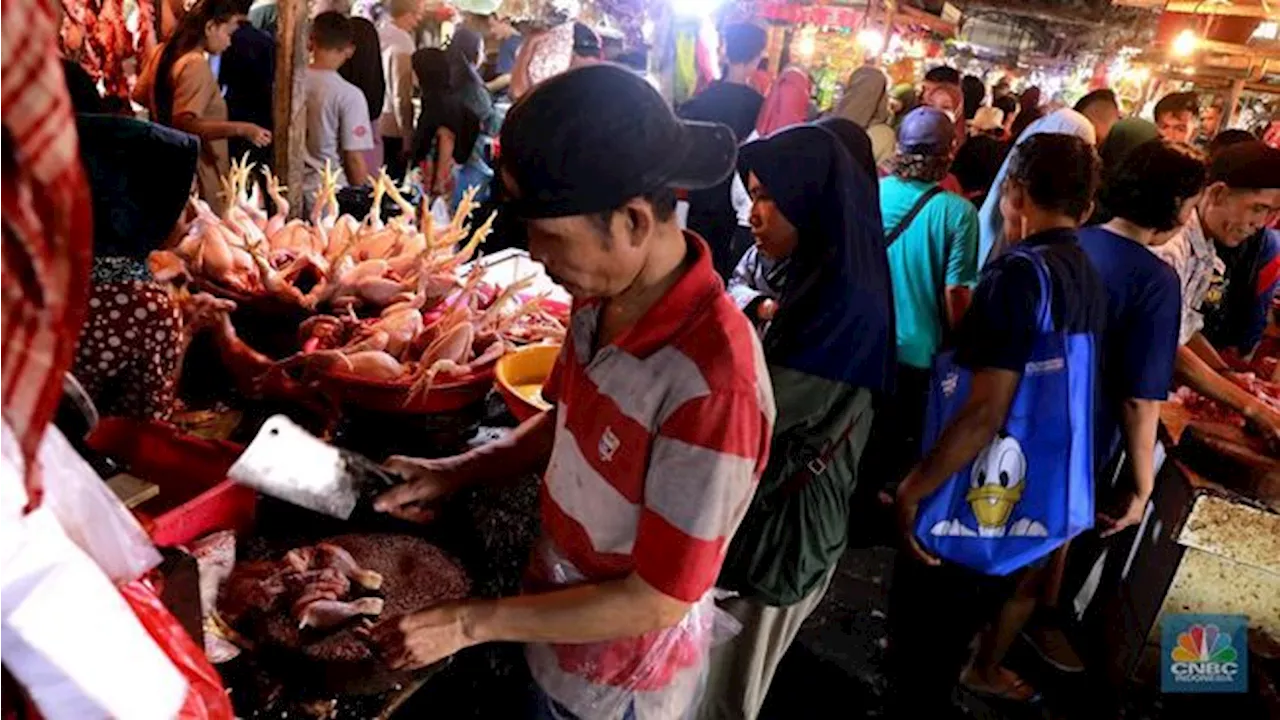 Berjubel! Pasar Tradisional Diserbu Pengunjung Jelang Lebaran