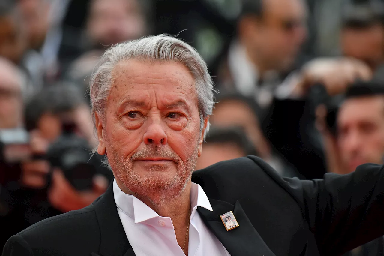 Alain Delon : l'acteur ne fera pas appel de son placement sous curatelle renforcée