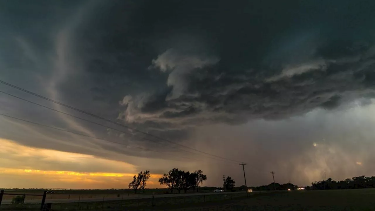 Orages : un risque de tornade dans le Sud-Ouest, les habitants appelés à l'extrême prudence