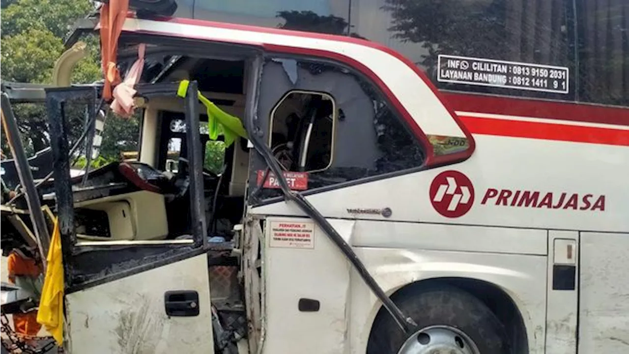 Sopir Bus Kecelakaan KM 58 Tol Cikampek Dipulangkan Usai Diperiksa