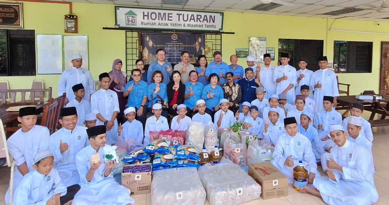 Sabah Council of Datuks brings Raya joy to orphans