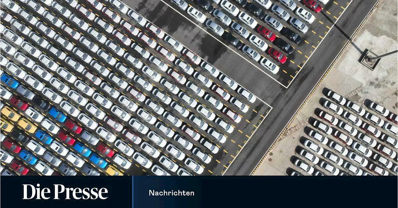 „Es herrscht Chaos“: Gestrandete Autos verwandeln Europas Häfen in Autoparks